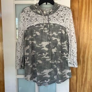 Active C top/hoodie